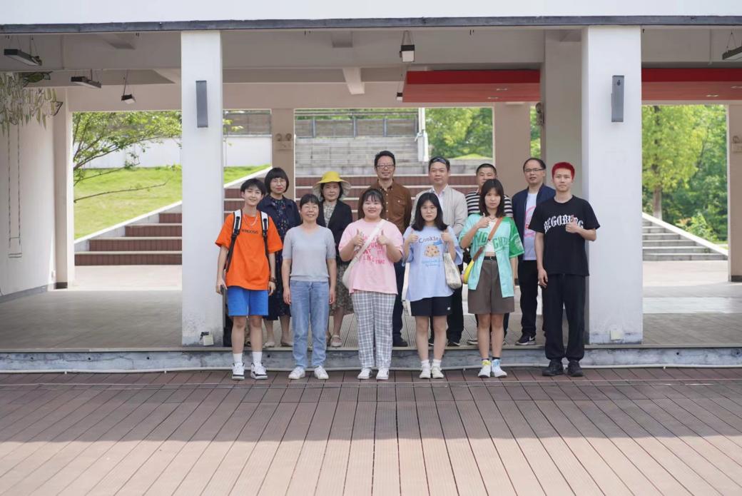 14def7f7823a5cc8fcfa88f3d7b7aee